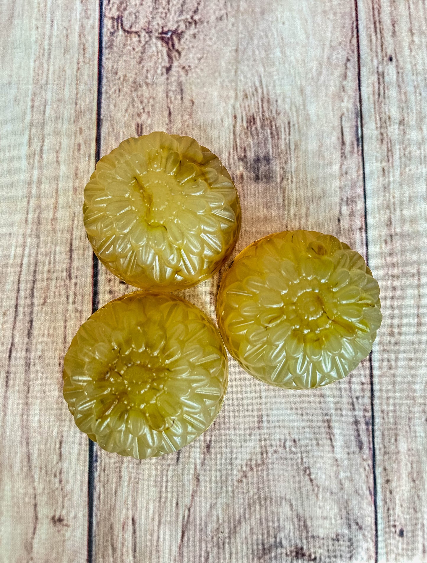 Artisan Sea Moss & Moringa Soap – Infused with Calendula & Hemp Seed Oil | Natural Moisturizing Bar