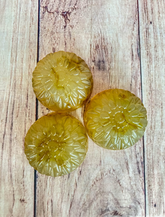 Artisan Sea Moss & Moringa Soap – Infused with Calendula & Hemp Seed Oil | Natural Moisturizing Bar